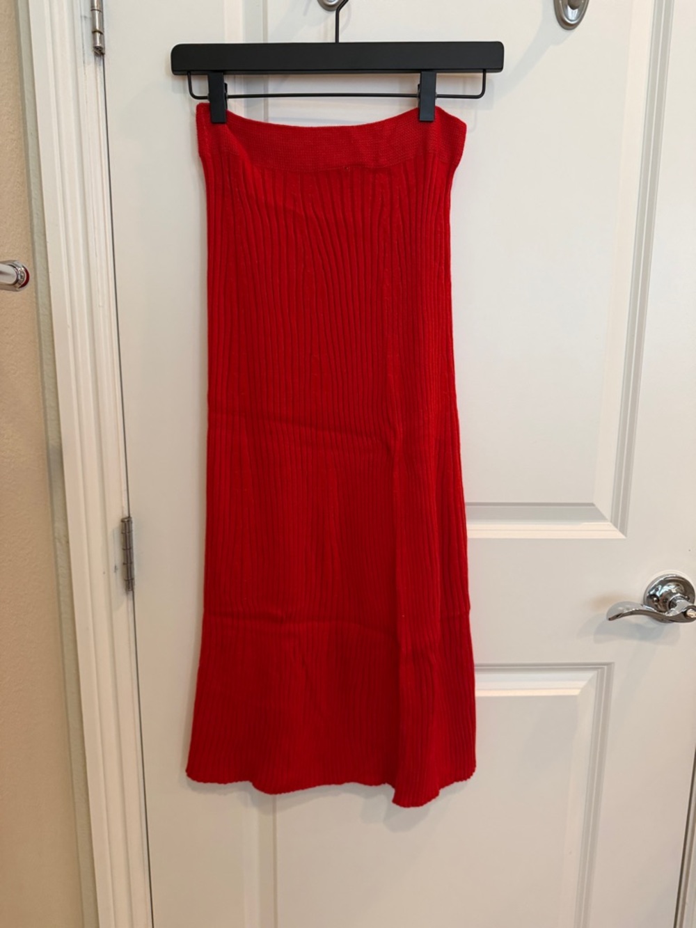 Uniqlo Red Ribbed Maxi Skirt